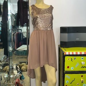 ADORE size L dresses for the holiday !